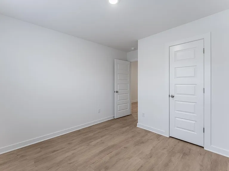 138 S Maroon Ave — Photo 13