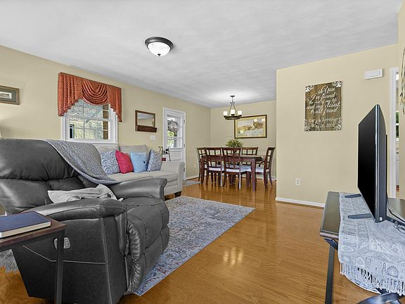 5th image of 4707 Jacklin Dr NE