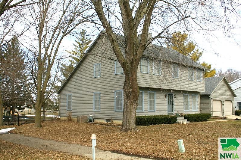 1st image of 712 Emerald Dr