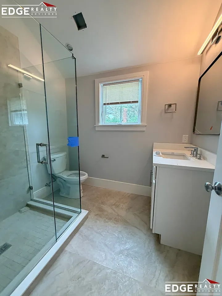 3 bed, 9999 sqft, $4,800 — Photo 4
