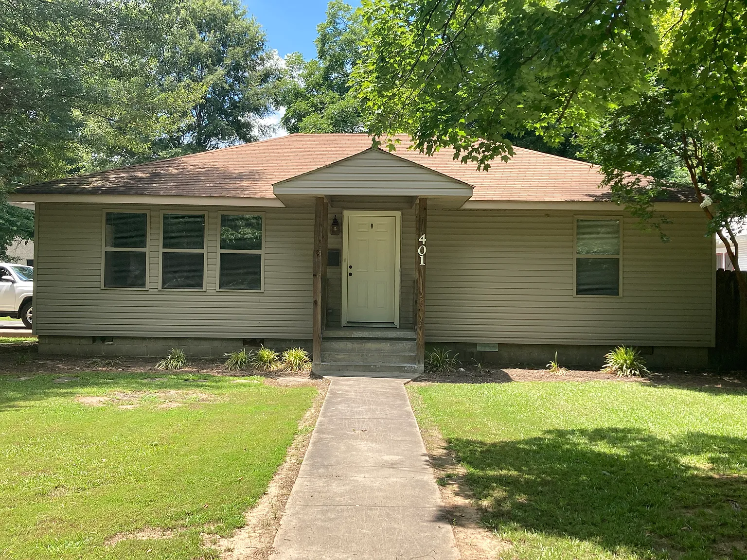 3 bed, 1490 sqft, $1,350 — Photo 1