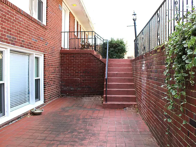 403 Careybrook Ln — Photo 21