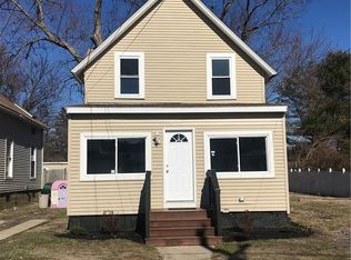 35 Pender Ave, Warwick, RI 02889