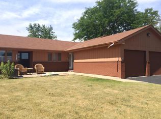 204 Briarwood Dr, Schererville, IN 46375