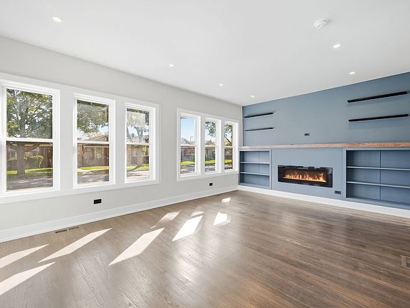 3rd image of 8718 S Euclid Ave