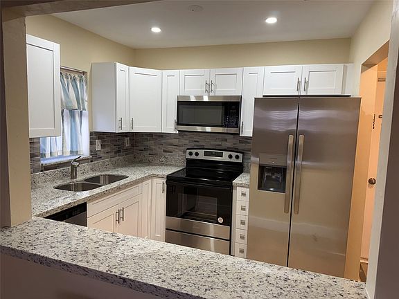 4th image of 1450 N Riverside Drive #208