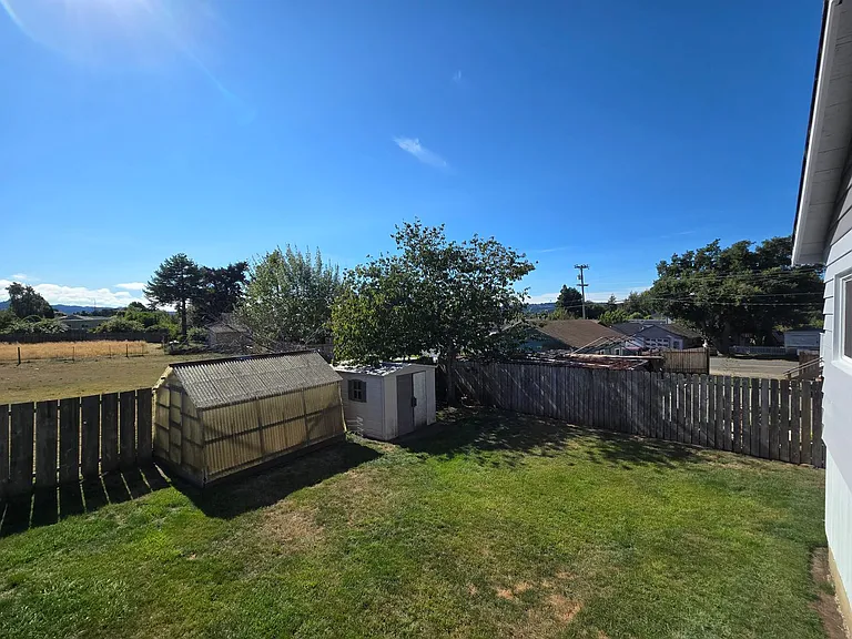 1316 Rohnerville Rd — Photo 21