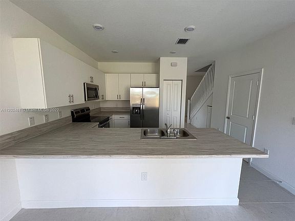 4th image of 875 NE 211th Ter