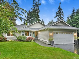 160 E Lake Forest Dr, Allyn, WA 98524