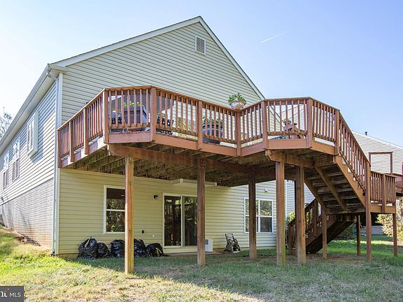 2nd image of 382 Bridgewater Cir