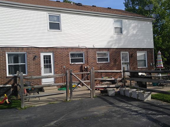 2nd image of 5843 Cresthaven Ln