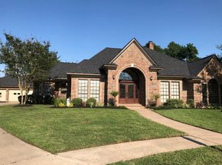 117 Silver Lace St, Lake Jackson, TX 77566