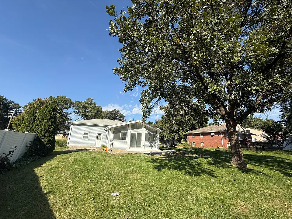 821 Rose St