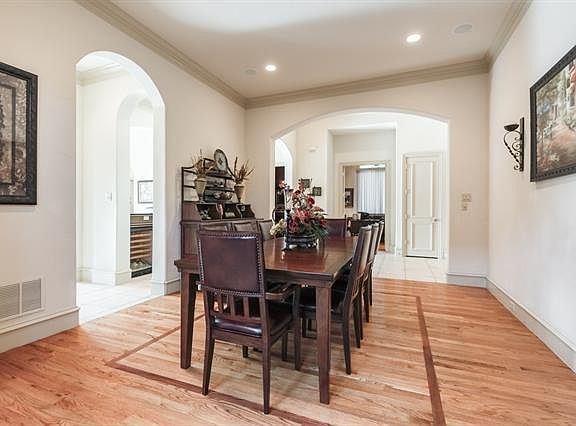 4th image of 6801 Hillier Ct