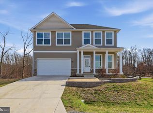 16 Cilantro Ln, Bunker Hill, WV 25413