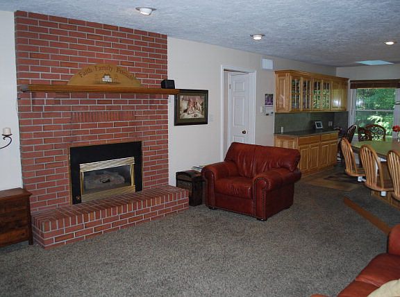 4th image of 2907 Laguna Dr