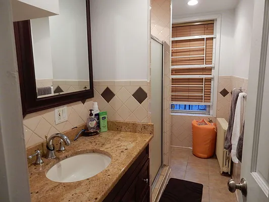 Rented by Aimee Grodanz, LREB | media 24