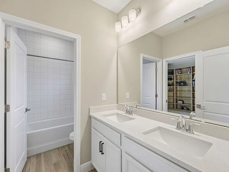 729 Brackenberry St — Photo 25