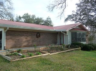 240 Woodrow Ln, Axson, GA 31624