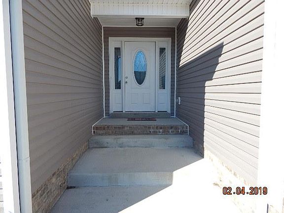 3rd image of 1878 Camelot Dr