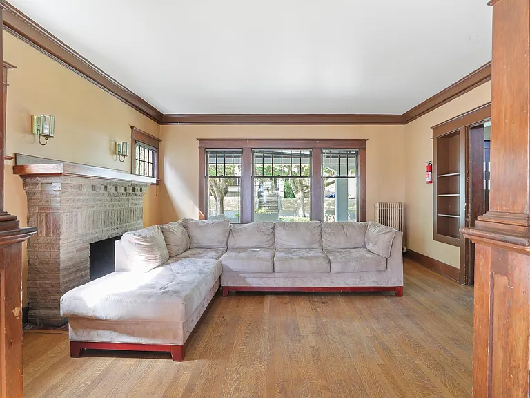 5010 18th Ave NE — Photo 6