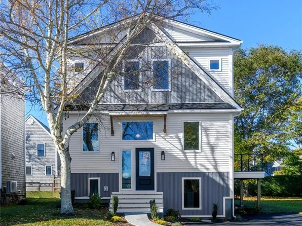 91 Houston Ave, Newport, RI 02840