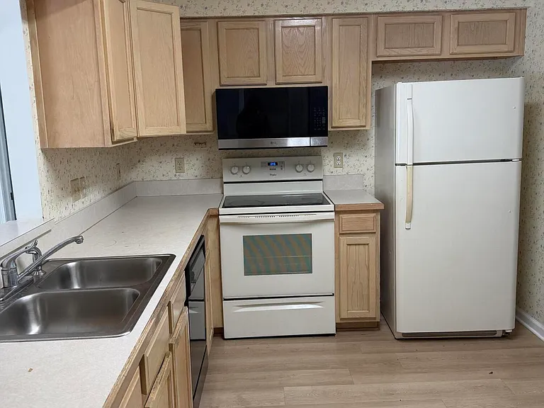 2049 Whitney Nicole Ln — Photo 10