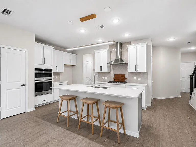 1821 Agoura Hills Dr — Photo 4