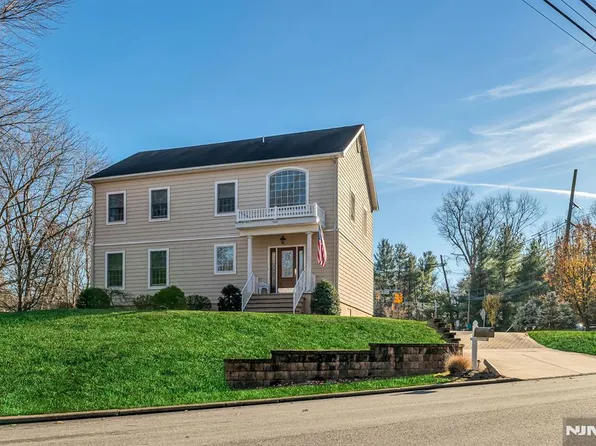 500 Blue Hill Ter, Franklin Lakes, NJ 07417