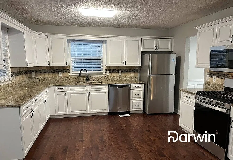 4 bed, 3.0 bath, 2870 sqft, $2,525 — Photo 2