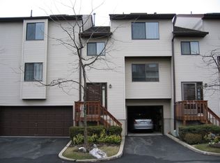 9 Kings Ct, Nanuet, NY 10954