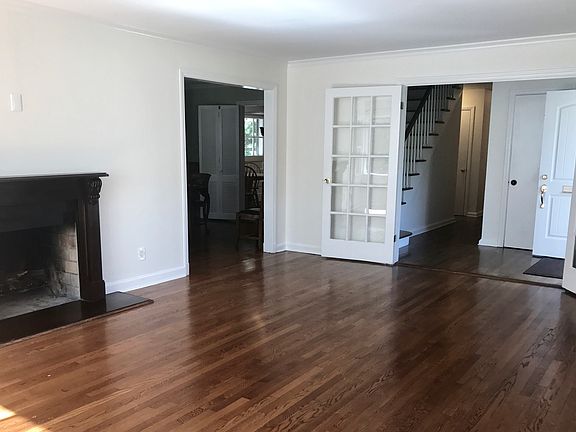 4th image of 6 Beresford Ln