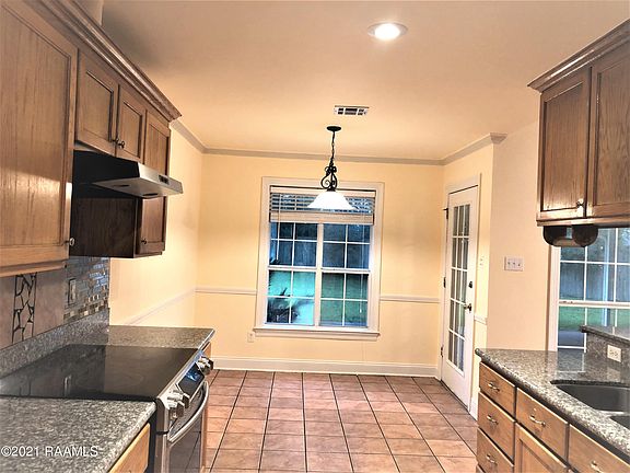 2nd image of 206 Huckleberry Dr