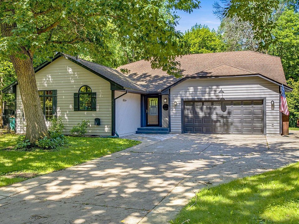 1st image of 4785 Mayelin Ave NE
