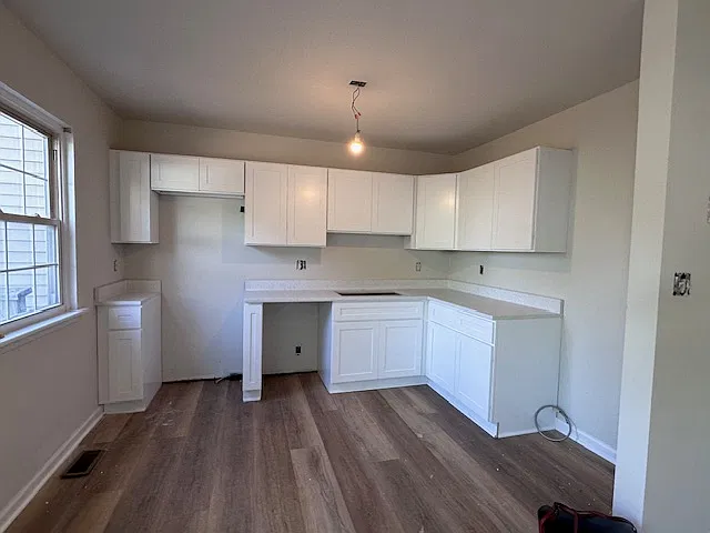 183 Alymer Ct — Photo 2