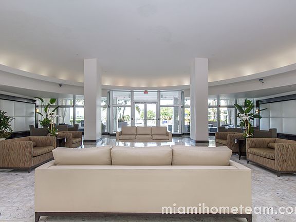5th image of 1200 West Ave APT 531