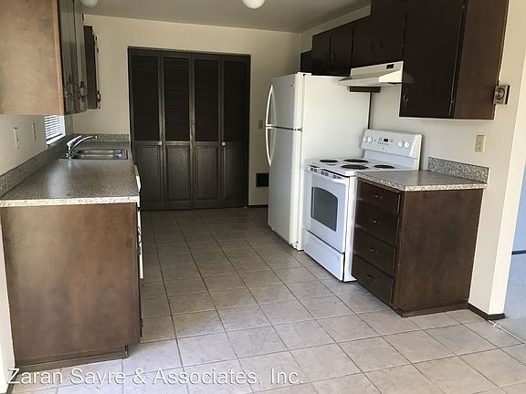 5th image of 1004 7th Ave SE #A