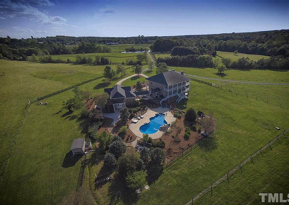 1st image of 405 Deer Pond Way