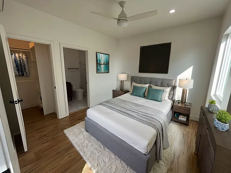 505 S Vine St #505 — Photo 7