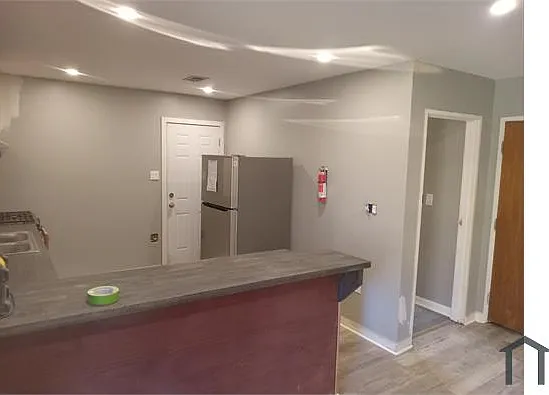 3 bed, 1100 sqft, $1,400 — Photo 3