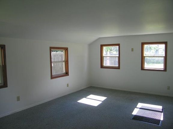 2nd image of 1415 Willowdale Ave