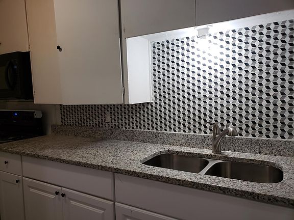 4th image of 3553 Vinetta Dr