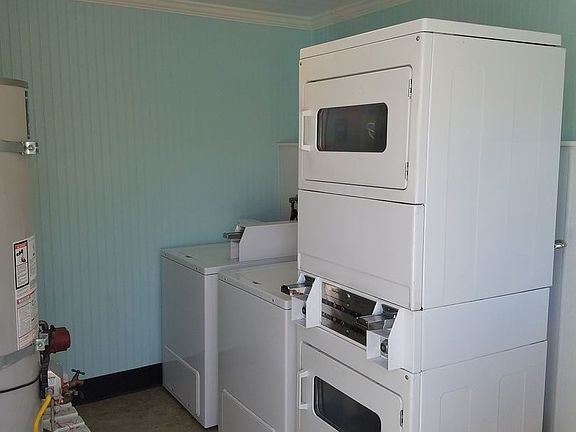 5th image of 4476 Bond St