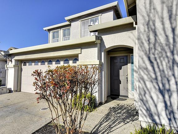 3rd image of 341 Bombay Cir