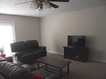 3rd image of 106 Lou St