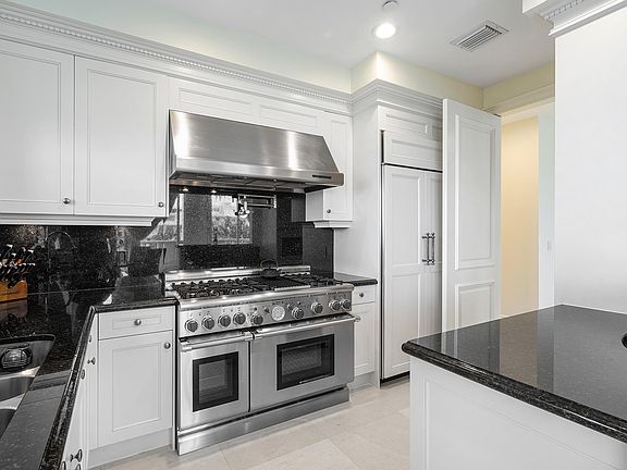4th image of 3000 Ocean Blvd Floor 402