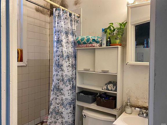 5th image of 2569 45th St