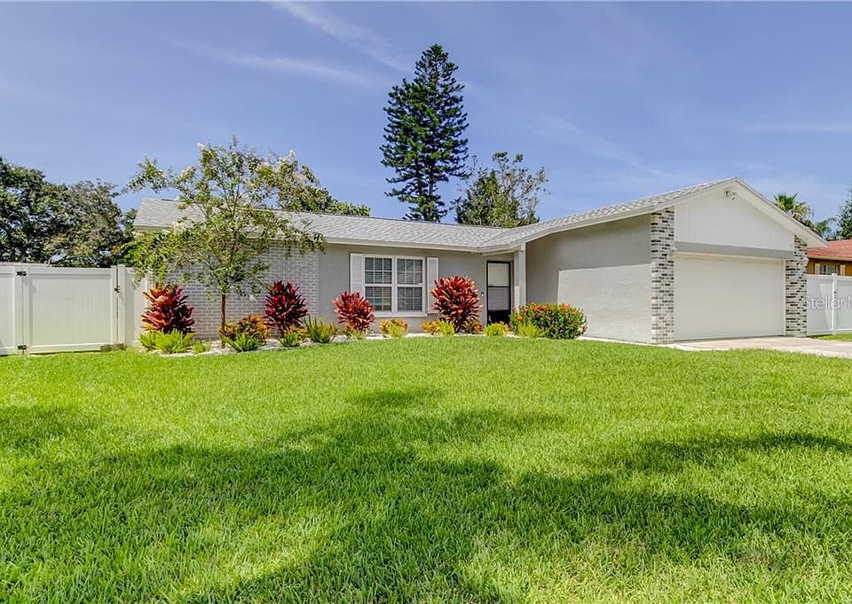 1st image of 942 Harbor Cir
