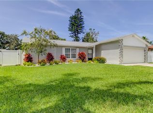 942 Harbor Cir, Palm Harbor, FL 34683
