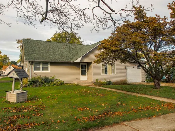 18 E Lane St, Henning, IL 61848